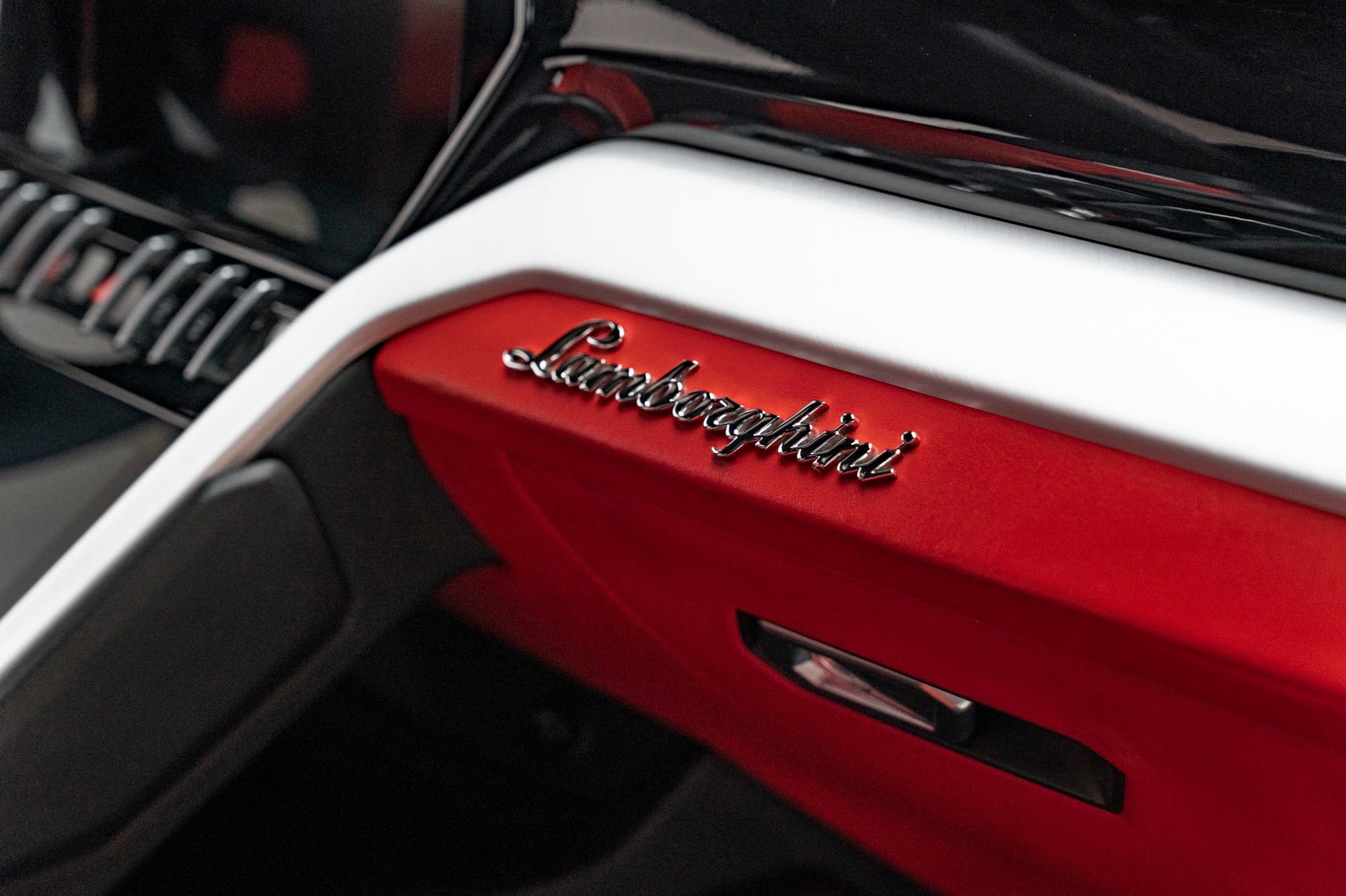 Used 2020 Lamborghini Urus AWD/4WD image 44