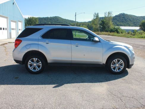 Used 2010 Chevrolet Equinox LT AWD/4WD image 4