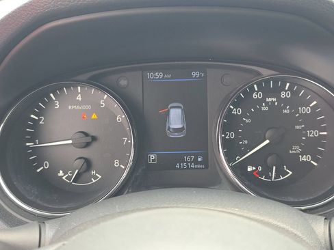 Used 2019 Nissan Rogue S w/ Special Edition Package FWD image 2