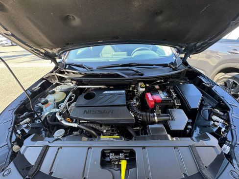 Used 2025 Nissan Rogue SV FWD image 34