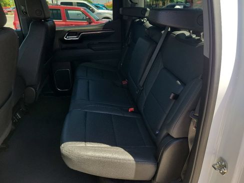 Used 2025 GMC Sierra 1500 SLT AWD/4WD image 30