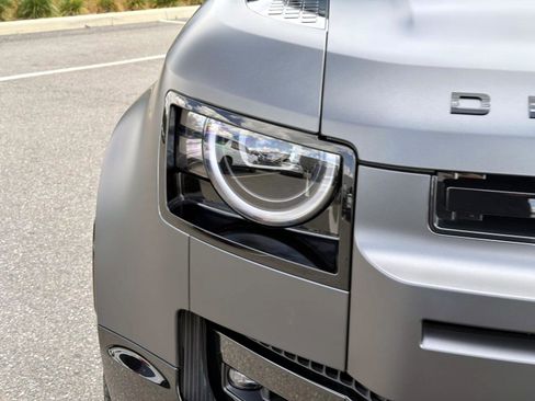 New 2026 Land Rover Defender 110 X-Dynamic SE AWD/4WD image 9