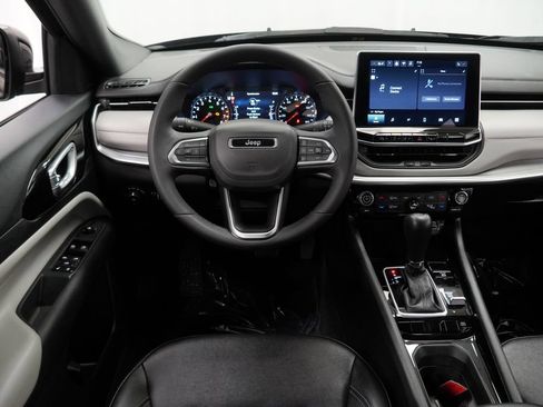 Used 2025 Jeep Compass Limited AWD/4WD image 13