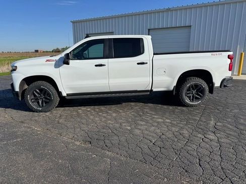 Used 2019 Chevrolet Silverado 1500 LT Trail Boss AWD/4WD image 2