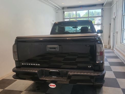Used 2018 Chevrolet Silverado 1500 LT w/ LT Convenience Package AWD/4WD image 4