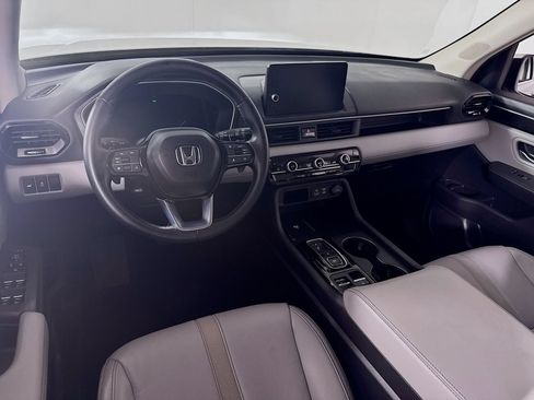 Certified 2025 Honda Pilot EX-L image 18