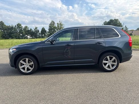 Used 2021 Volvo XC90 T6 Momentum w/ Climate Package AWD/4WD image 4