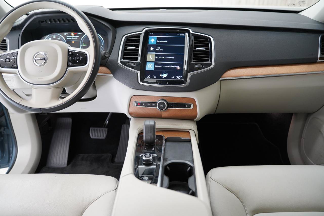 Used 2022 Volvo XC90 T8 Inscription Expression w/ Advanced Package AWD/4WD image 16
