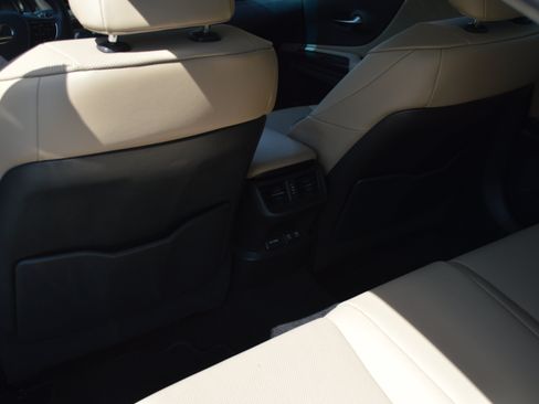 Used 2019 Lexus ES 350 w/ Premium Package FWD image 28