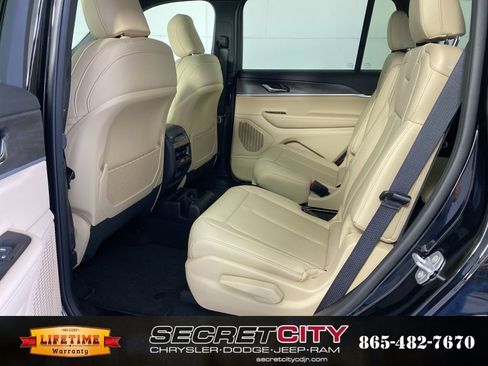 New 2025 Jeep Grand Cherokee L Limited w/ Trailer Tow Package image 32