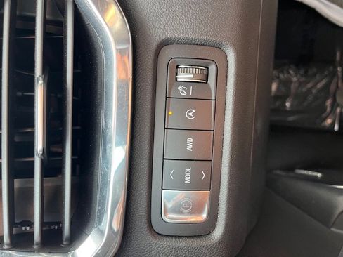 Used 2025 GMC Acadia Elevation image 18