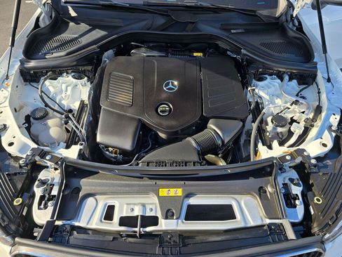 Used 2023 Mercedes-Benz GLC 300 4MATIC image 10