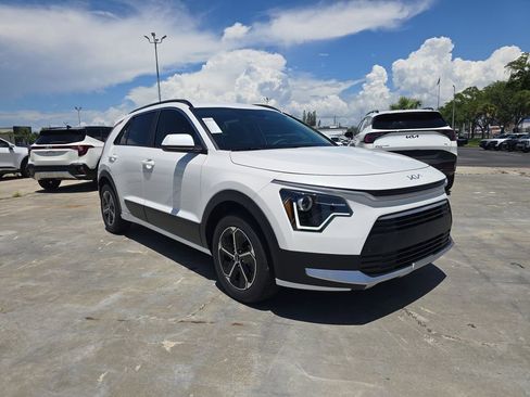 New 2026 Kia Niro LX FWD image 2
