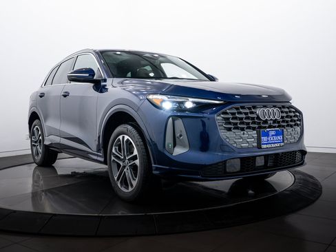 New 2025 Audi Q5 Premium Plus image 2