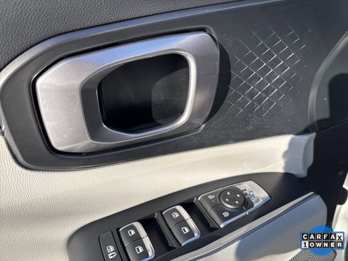 Certified 2025 Kia Sorento EX image 13