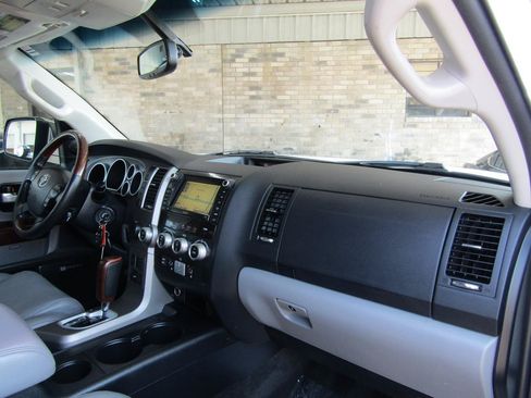 Used 2012 Toyota Sequoia Platinum RWD image 12