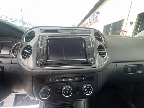Used 2016 Volkswagen Tiguan SE image 13