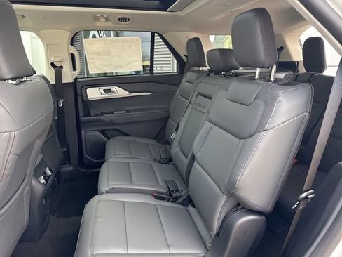 New 2026 Ford Explorer Active w/ Active Comfort Package AWD/4WD image 38
