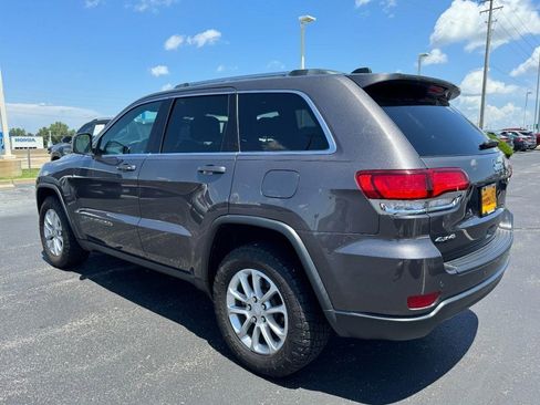 Used 2021 Jeep Grand Cherokee Laredo image 5