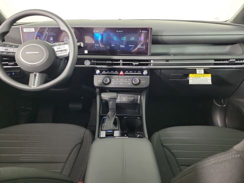 New 2025 Hyundai Santa Cruz SE image 4