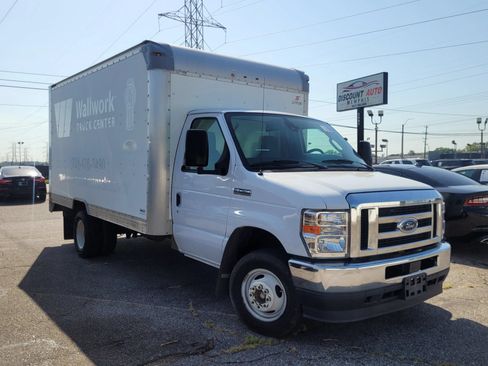 Used 2021 Ford E-450 and Econoline 450 Super Duty RWD image 34