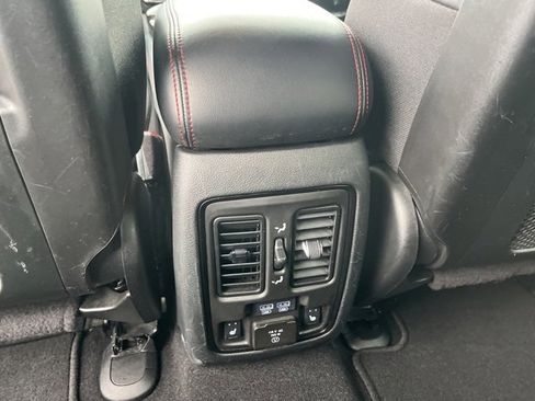 Used 2024 Dodge Durango GT image 19