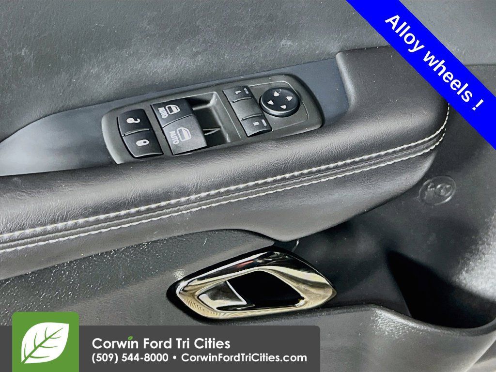 Used 2019 Dodge Challenger SRT Hellcat Redeye RWD image 12