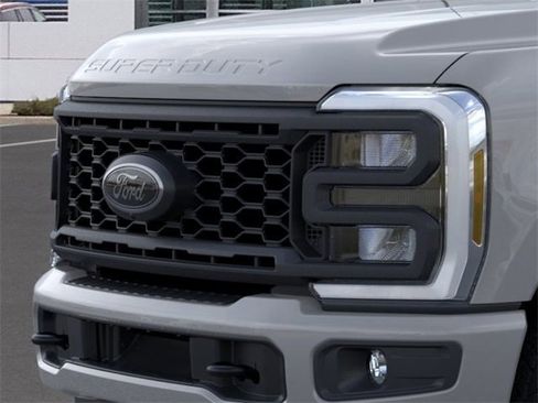 New 2025 Ford F250 XLT w/ Black Appearance Package image 17