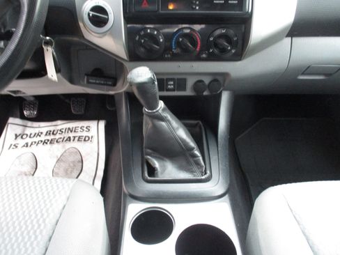 Used 2013 Toyota Tacoma 4x4 Access Cab w/ SR5 Pkg image 31