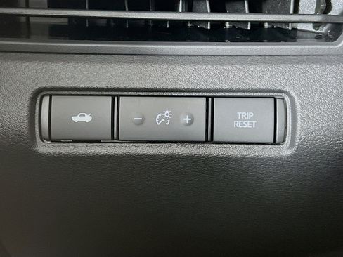 New 2025 Nissan Altima 2.5 SR image 13