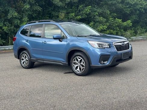 Used 2021 Subaru Forester Premium AWD/4WD image 9