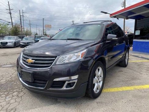 Used 2016 Chevrolet Traverse LT w/ Style and Technology Package FWD image 1