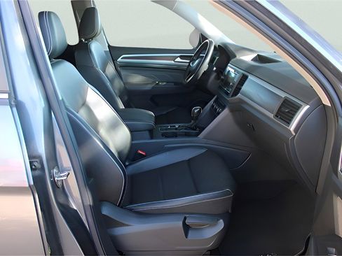 Used 2023 Volkswagen Atlas SE image 24
