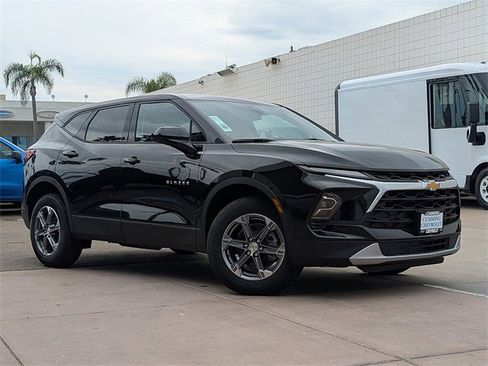 New 2026 Chevrolet Blazer LT image 2