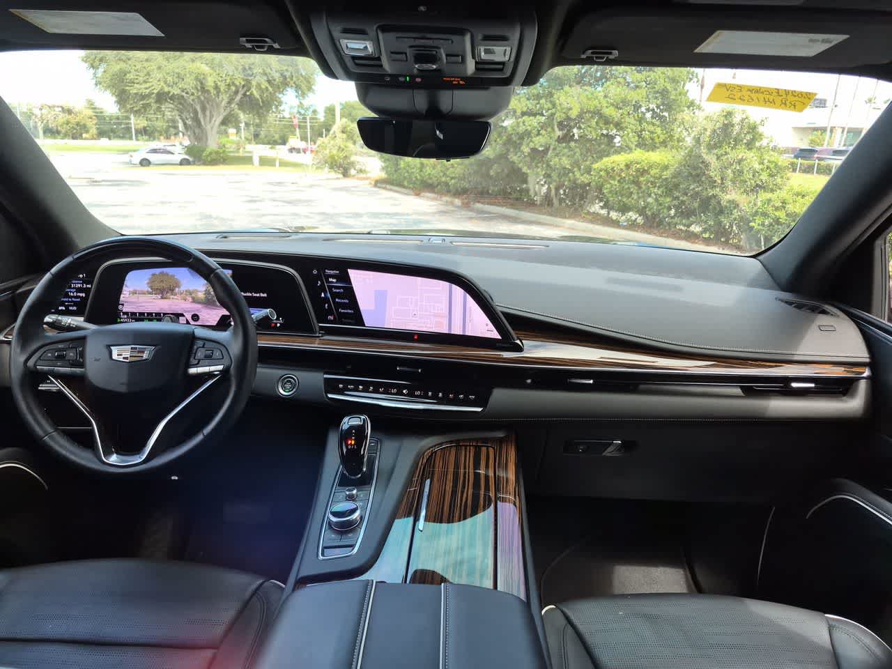 Used 2024 Cadillac Escalade ESV Premium Luxury AWD/4WD image 13