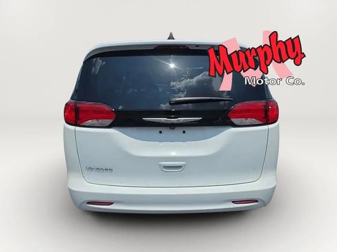Used 2023 Chrysler Voyager LX FWD image 8