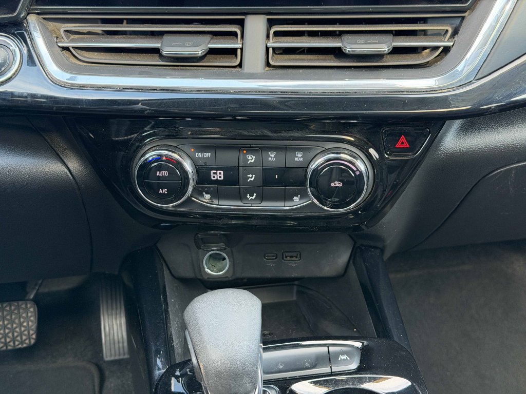 Used 2024 Chevrolet Trax ACTIV w/ Sunroof Package FWD image 32