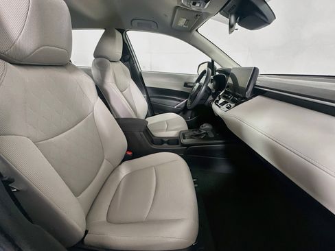 Used 2026 Toyota Corolla Cross L FWD image 29