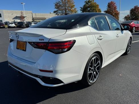 Used 2024 Nissan Sentra SR w/ SR Premium Package image 3