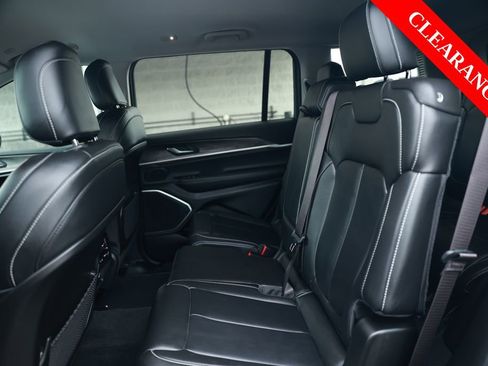 Used 2022 Jeep Grand Cherokee L Limited AWD/4WD image 32
