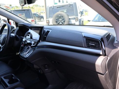 Certified 2023 Honda Odyssey Touring image 9