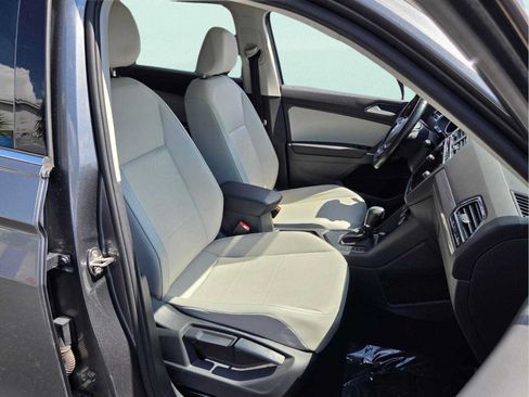Used 2018 Volkswagen Tiguan SE FWD image 19