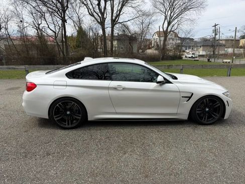 Used 2015 BMW M4 Coupe image 9