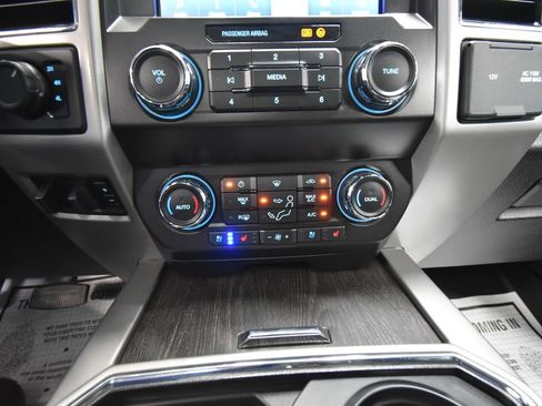 Used 2021 Ford F250 Lariat w/ Tremor Off-Road Package AWD/4WD image 19