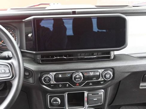 Used 2024 Jeep Wrangler Sport image 23