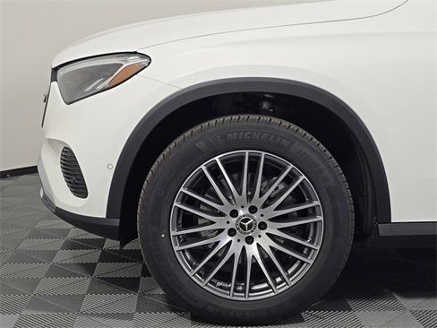 Used 2026 Mercedes-Benz GLC 300 4MATIC image 11