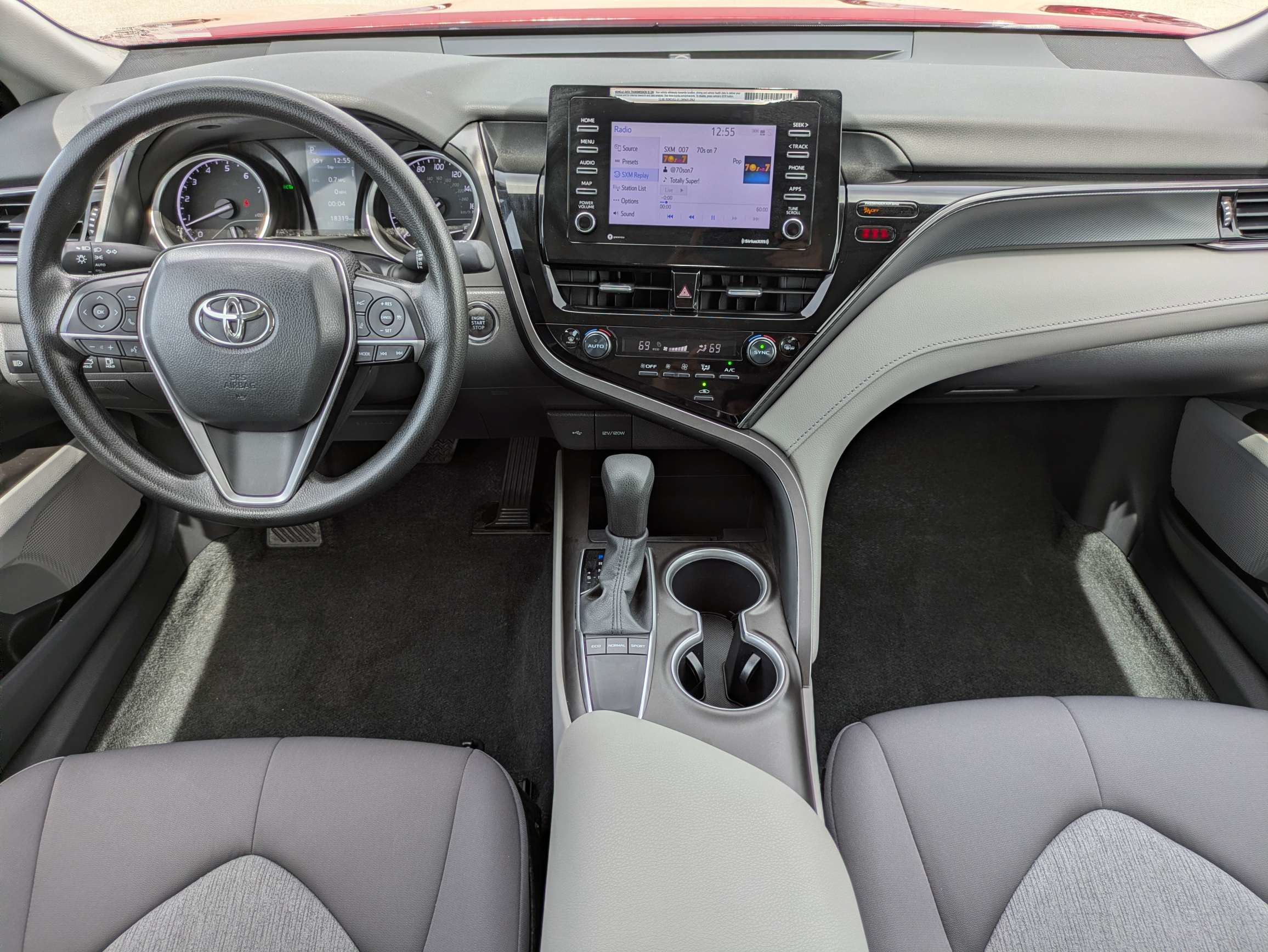 Used 2024 Toyota Camry LE w/ Convenience Package FWD image 14