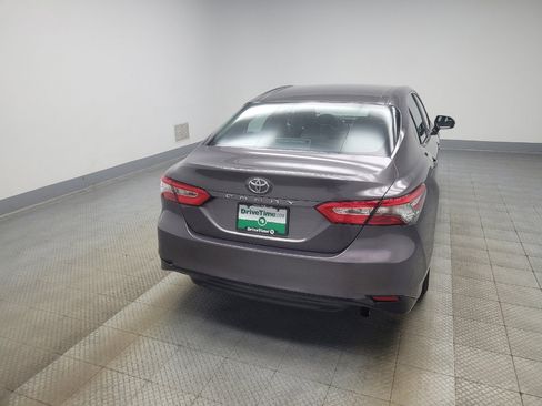 Used 2018 Toyota Camry FWD image 7
