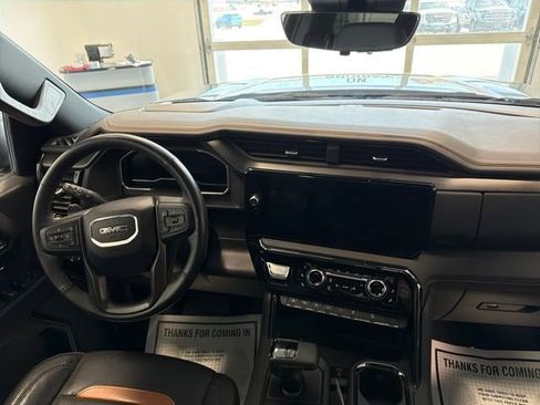 Used 2024 GMC Sierra 1500 AT4 w/ Technology Package AWD/4WD image 26