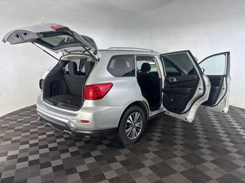 Used 2019 Nissan Pathfinder SV AWD/4WD image 14